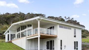 Glass Balustrades Designed for Coastal Homes – Rings Beach Project
